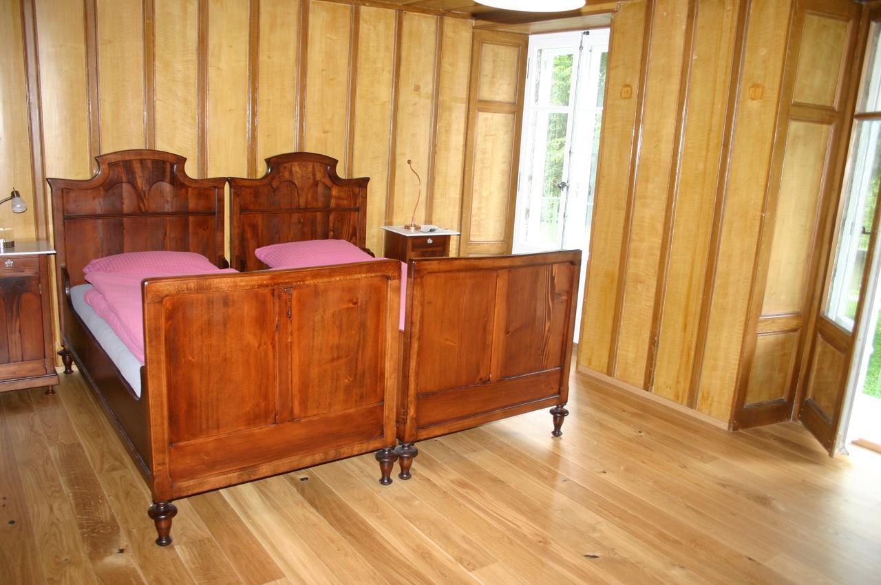 Hotel De La Truite Champ-du-Moulin エクステリア 写真